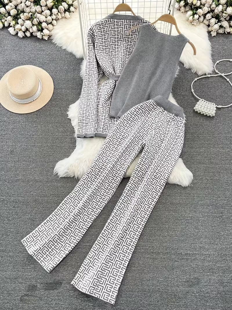 Women's fashionable and casual style set featuring a chiffon shawl and inner strappy printed pants, a daily casual 3pcs set